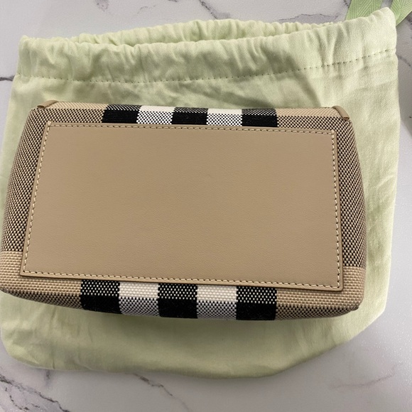 SOLD - Burberry Hackberry Check Jacquard Canvas Crossbody Bag In Soft Fawn - Picture 3 of 6